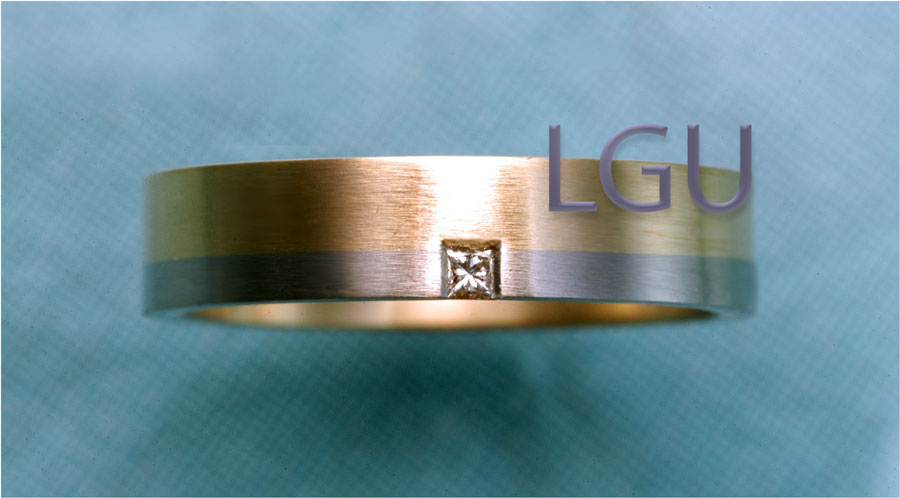 Vigselring_guld_palladium och princesslipad diamant