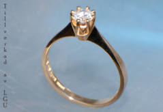 Enstensring 18 karat, helt handgjord med fullslipad diamant 0,39 ct  IF/River 60.000:-